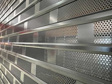 With its brick pattern curtain and perforated mesh infills, this shutter is the ideal product for securing storefronts, serveries and bars