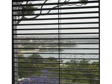 Retractable Venetian Blinds from Maxim Louvres l jpg