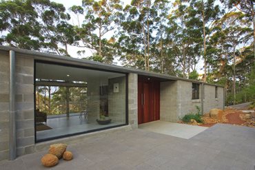 Boral Masonry concrete blocks were chosen for their thermal mass properties and bushfire resilience
