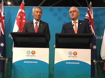 Prime Ministers Lee Hsien Loong and Malcolm Turnbull at the ASEAN summit. Image: Supplied
