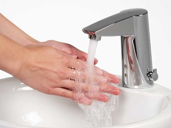 Enmatic hands-free electronic tapware
