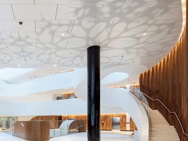 Victorian Comprehensive Cancer Centre: Photograph courtesy of John Gollings and Lyons Architecture
