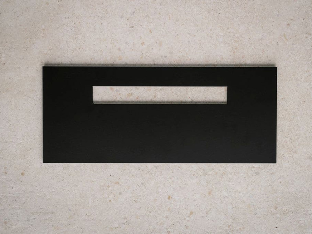 Letterbox plate