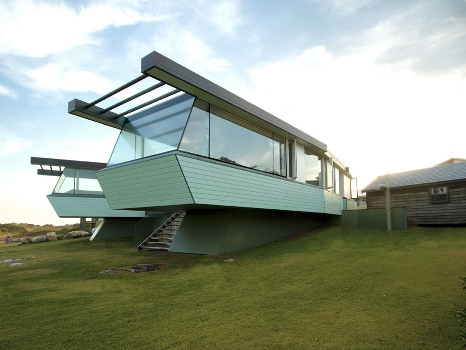 Augusta Beach House by Andrew T Boyne Architect and SIPs Industries was manufactured in a Perth factory using structural insulated panels. Image: Andrew T Boyne.&nbsp;
