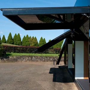 7 Buildings Using Garage Doors In Places You Wouldn T Expect Architecture Design