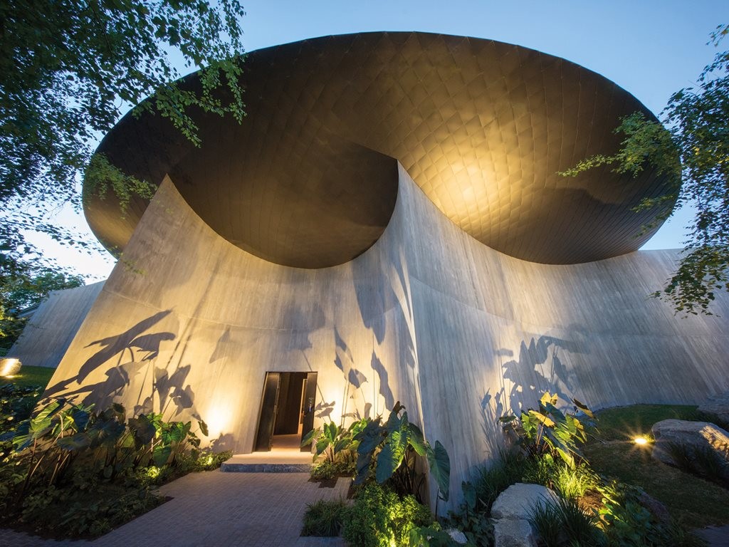 Bowl roof on Toorak mansion made from over 1,800 zinc panels