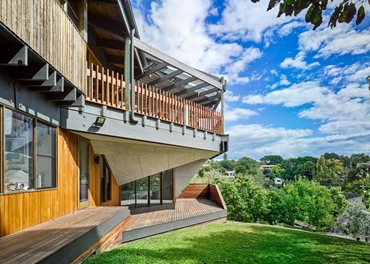 Master bedroom and faceted balcony soffit. Photography Andrew Latreille