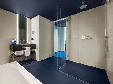 The rich blue tone of Corian® Evening Prima harmonises beautifully with the maritime theme