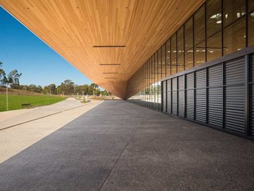 The louvres on all four facades of the building maximise cross flow ventilation.