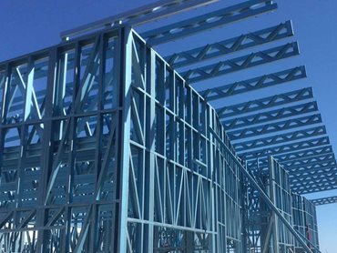 The roof trusses were designed with engineered precision, and then prefabricated to the required strength by combining different profiles rolled from TRUECORE steel of various gauges.
