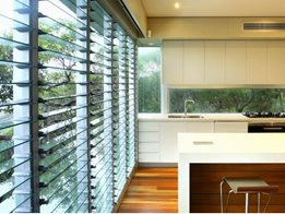 Customising options: Screens and louvre window systems
