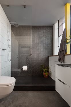 Modern minimalist bathroom. Photography by Trevor Mein
