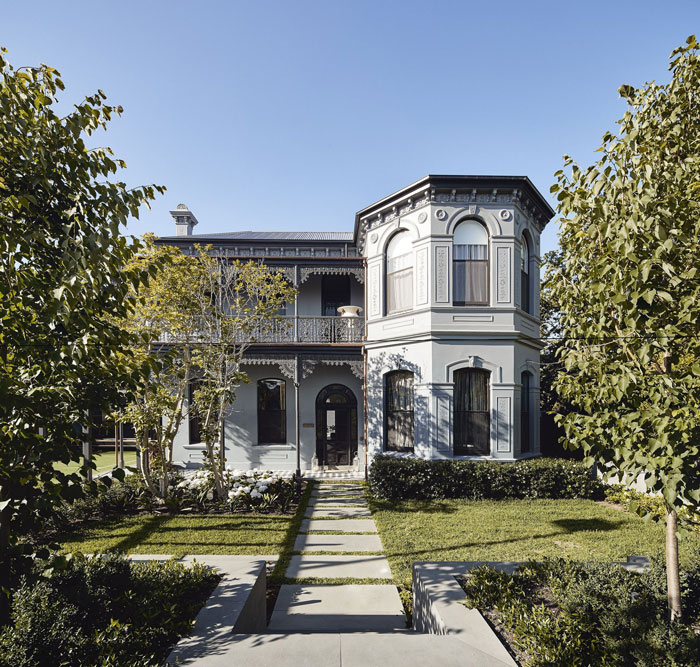 Italianate house frontage