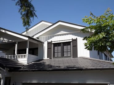 Roof tiles from Monier Roofing met the classic American design aesthetic sought by the builder 