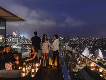 The rooftop Aster Bar on Level 32 (Photo: Trevor Mein)