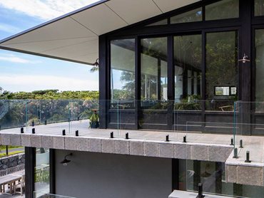 Paarhammer Bushfire products used in the project included angled clerestory windows that meet the roofline, tilt & turn windows, and fixed panes