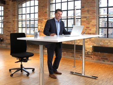 LINAK DESKLINE Sit and Stand Desks An Ergonomic Solution for a Modern Office l jpg