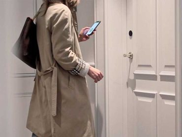 Giving guests the ability to manage their full stay (check-in, check-out, extending a stay, accessing the gym, self-service locker) from their smartphone allows them full control