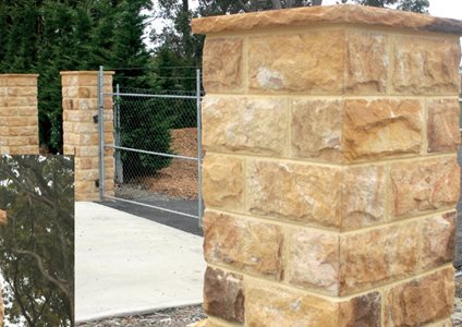 Natural masonry stone fence