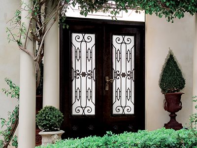Schots Florentine wrought iron doors in residential house