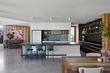 Renovating a 1960s home for indoor-outdoor living | Architecture & Design