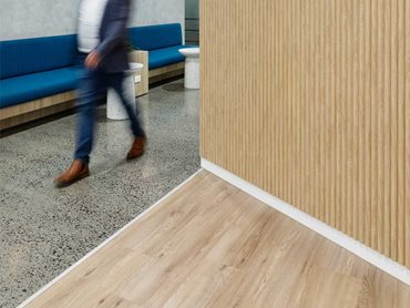 Aquila is a stunning vinyl plank range that features extra wide planks 