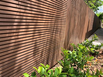 Urban Direct Wholesale NewTechWood Castellation Cladding Feature Wall in IPE