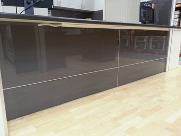 Quality IPA Acrylic Splashbacks for Commercial and Domestic Applications l