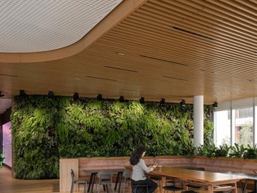 The SAS740 system was installed throughout the staff canteen and collaboration areas, effortlessly achieving a biophilic design