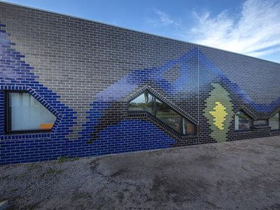 Mural with glazed bricks