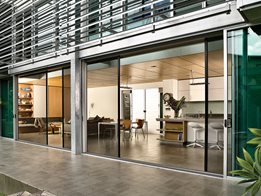 Centor S1 retractable screen and blind for large openings 