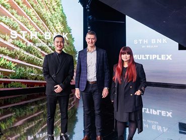 Beulah directors Jiaheng Chan (Left), Adelene Teh (Right) with Multiplex regional managing director Ross Snowball (Middle)