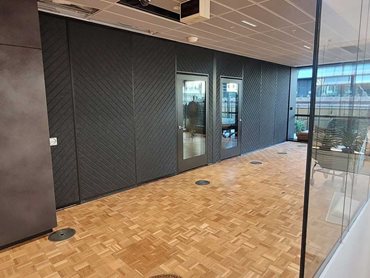 The two acoustic walls integrated both Bildspec Series 100 R and Konnect systems