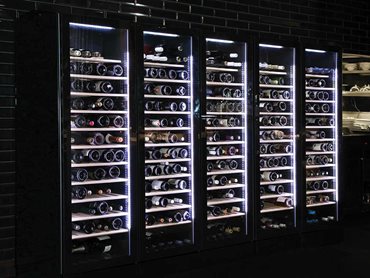 5 Vintec 170-bottle climate-controlled wine cellars were chosen for Rockpool Est. 1989 