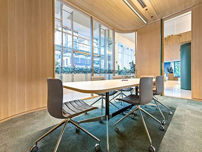 Elton Group Paperwall Shape SA Clear Oak Meeting Room
