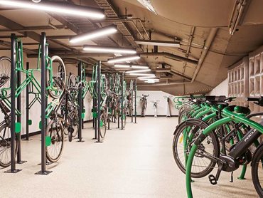 The high-quality end-of-trip facility includes bicycle parking, showers and lockers