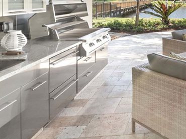 Nover offers a complete collection of hardware, sinks, mixers and finishing products to design alfresco kitchens