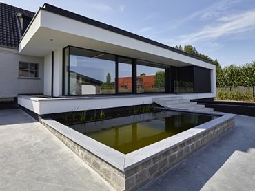 The Belgian home with Renson solar screens and facade cladding