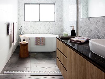 Lauxes Grates Standard Floor Residential Bathroom Interior