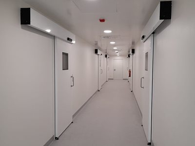 TPS Sliding Medical Hygiene and Hermetic Doors Hallway