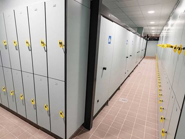 Alpaco lockers along with Avant Garde and Classic cubicles in the washroom at Plopsaqua Landen-Hannuit theme park 
