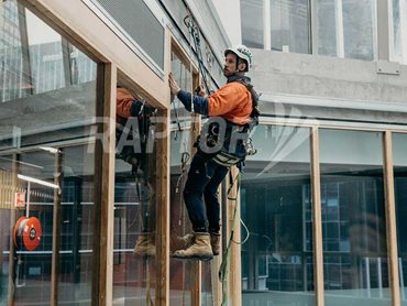 RAPTOR rope access rigid rail system was an ideal selection due to its low impact design, rope access functionality and user mobility