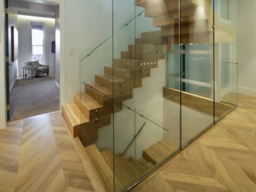 Glass balustrades in the stairwell