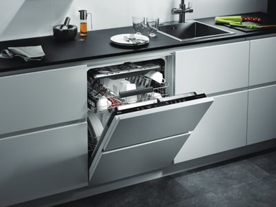 AEG Kitchen Dishwasher Open 