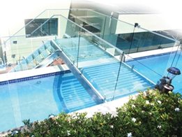 Pool Windows, Pool Walls and Glass Water Features from Dimension One Glass Fencing