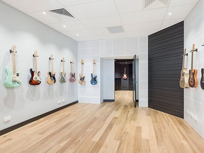 Belmont Fender Guitars HQ