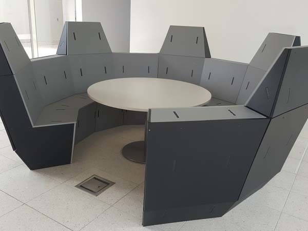Prototype Plaspanel table
