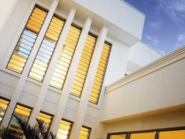 The Innoscreen window system with Altair louvres offers an inside screening solution in a hassle-free framing system
