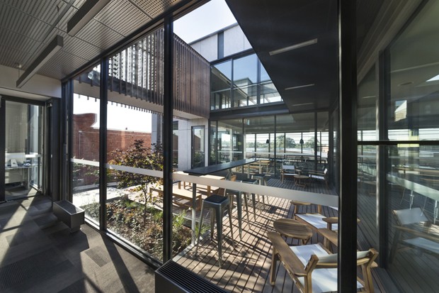 Simpson Construction Co Offices by Atelier Wagner Architects ...