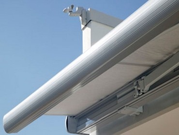 Retractable Folding Arm Awnings - The Aluxor Discus Retractable Folding Arm Awning 